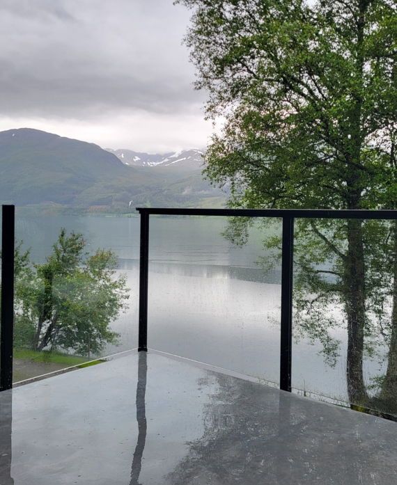 Glassmester  fagpersonen som gir lys, trygghet og design i hjemmet